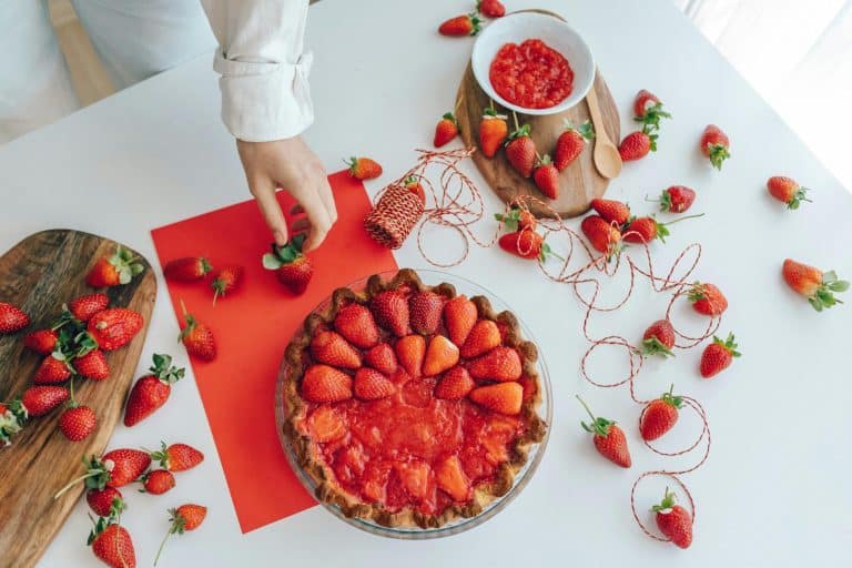 Cooking with Edible Flowers for Unique Flavors