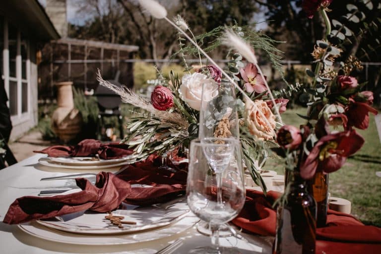 Dining Al Fresco: Outdoor Entertaining Made Easy